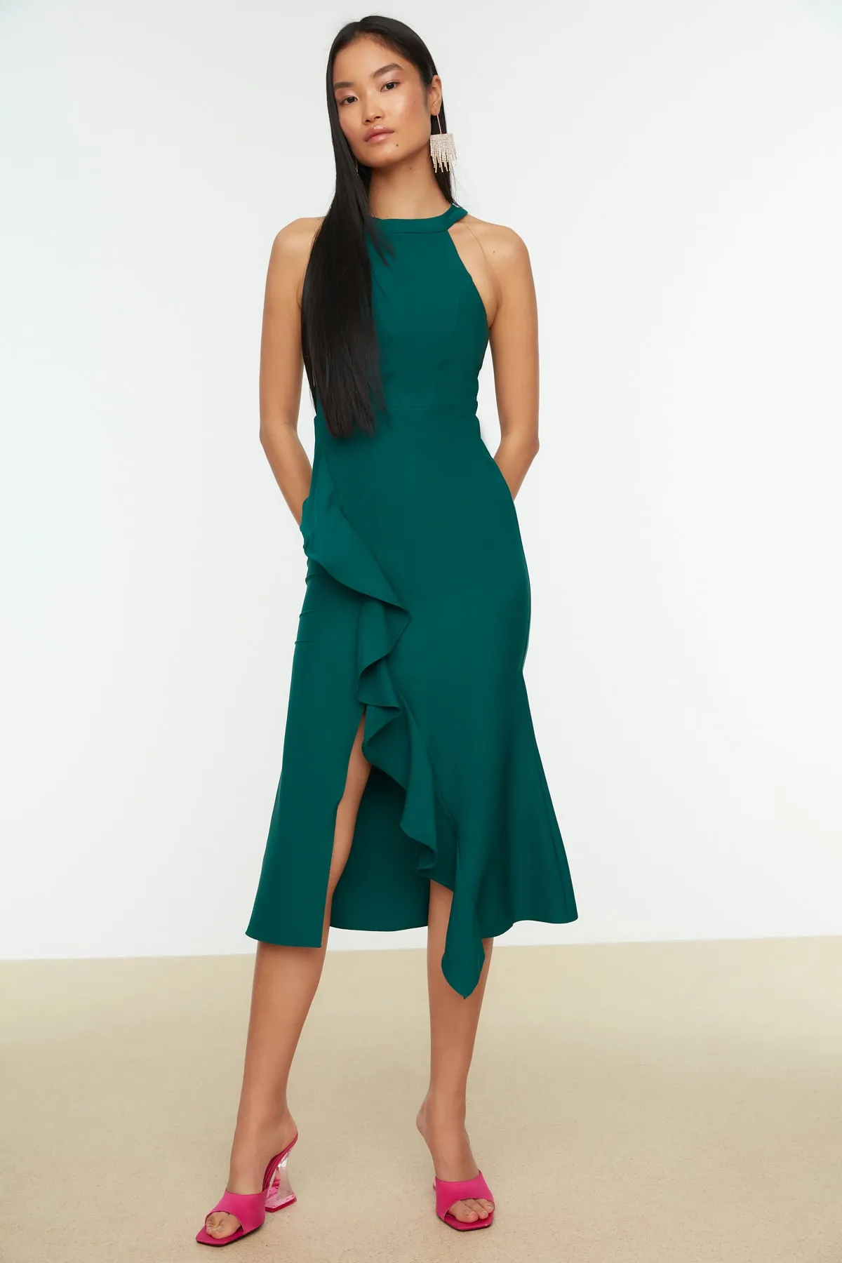 Trendyol Collection  Grünes Abendkleid mit Rüschendetail TPRAW19BB0144