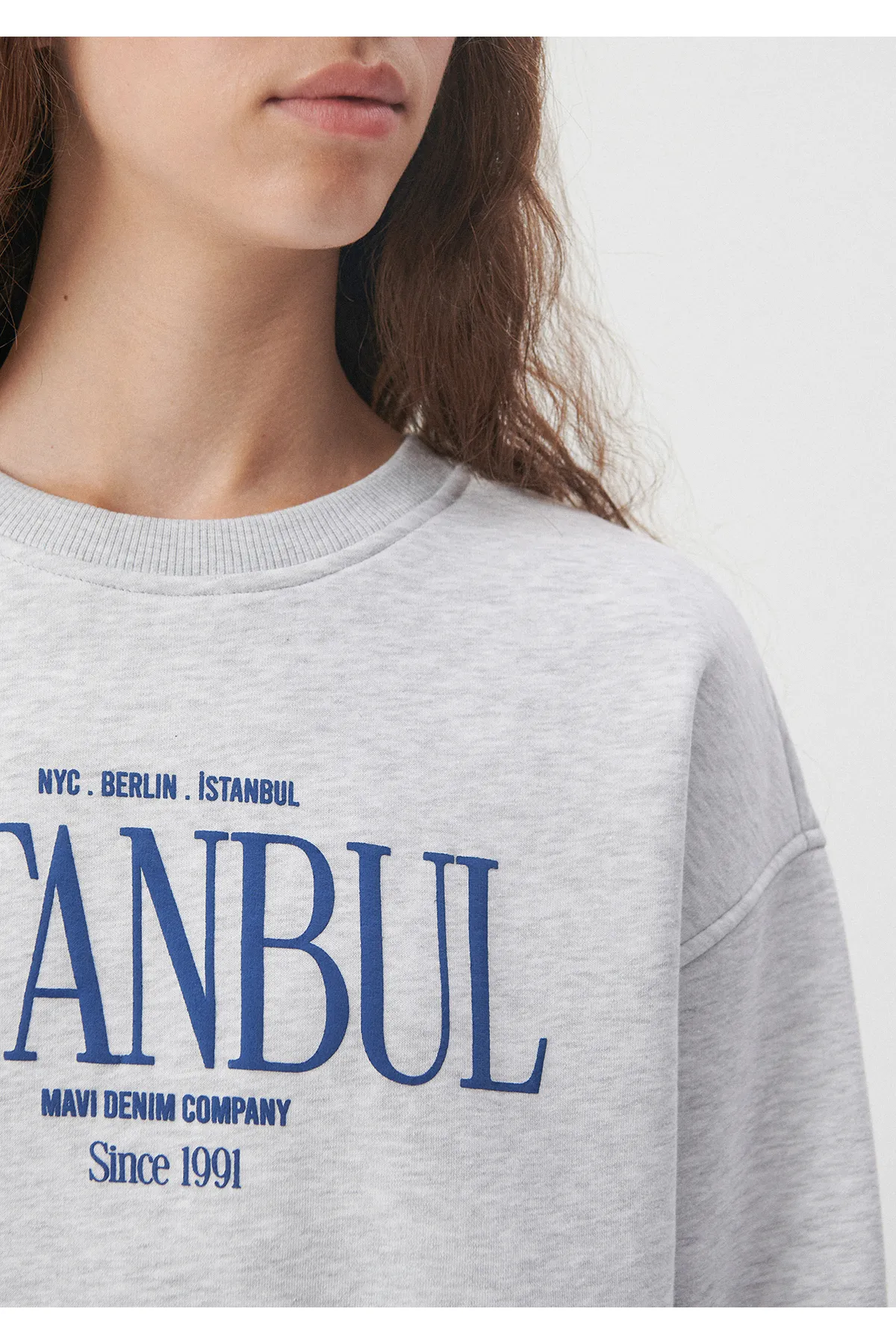 Mavi  Graues Sweatshirt mit Istanbul-Aufdruck 1612006-82816