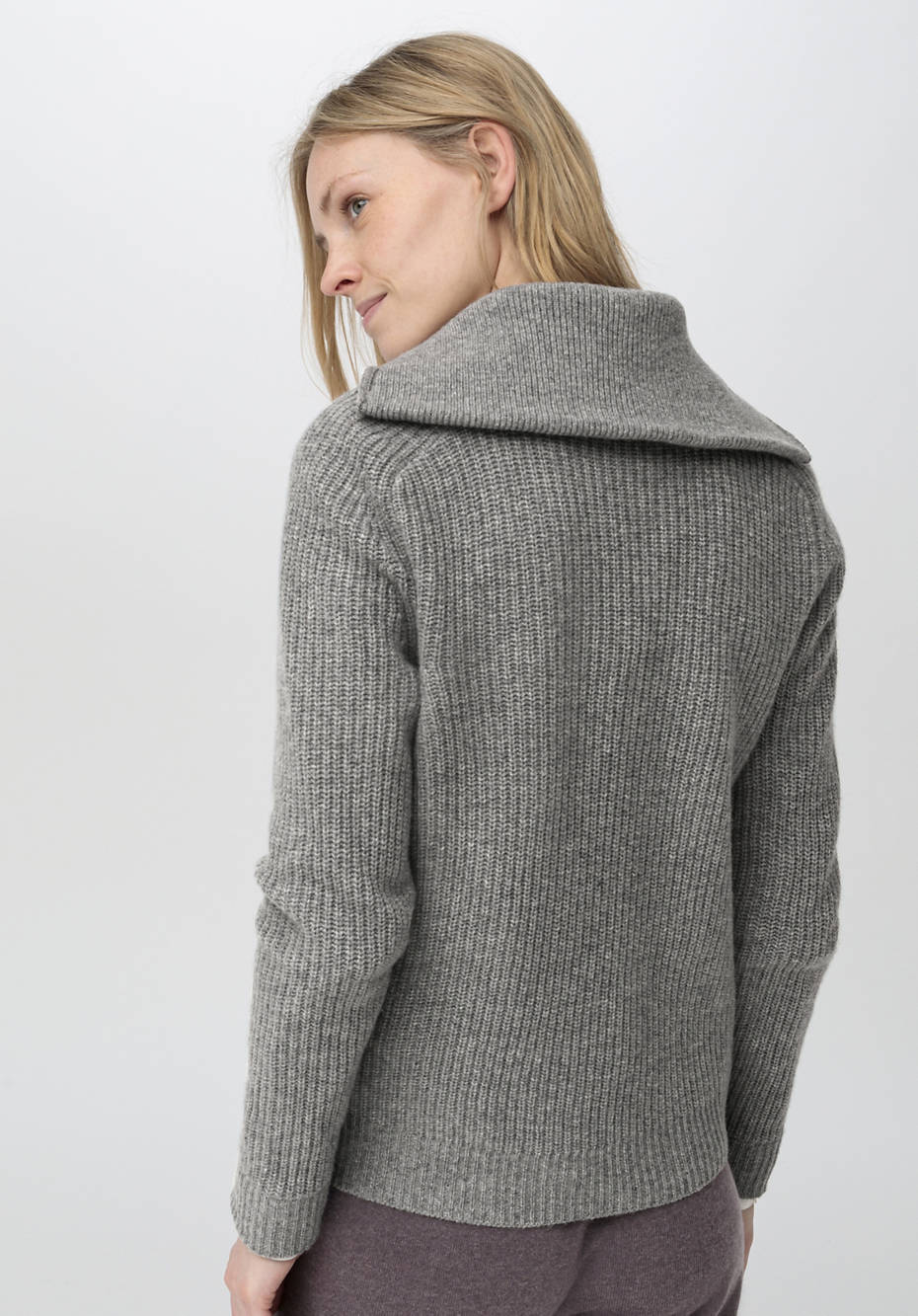 Strickjacke aus Bio-Merinowolle mit Kaschmir