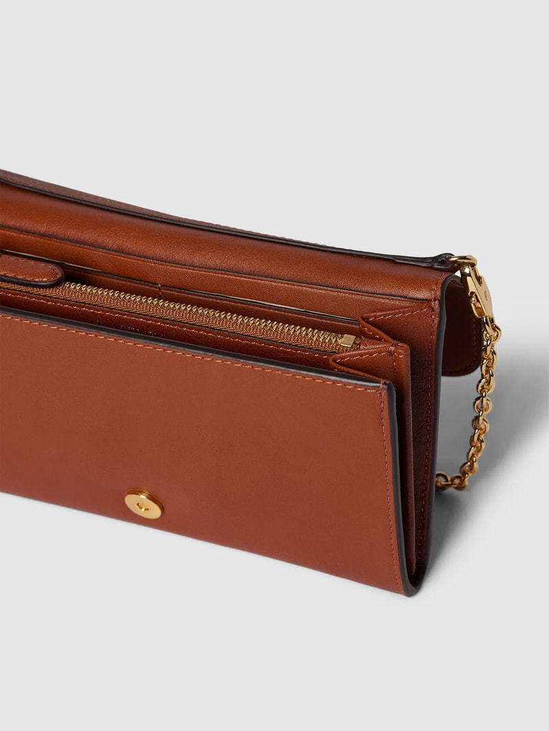 Crossbody Bag mit Label-Applikation Modell 'ADAIR' in cognac