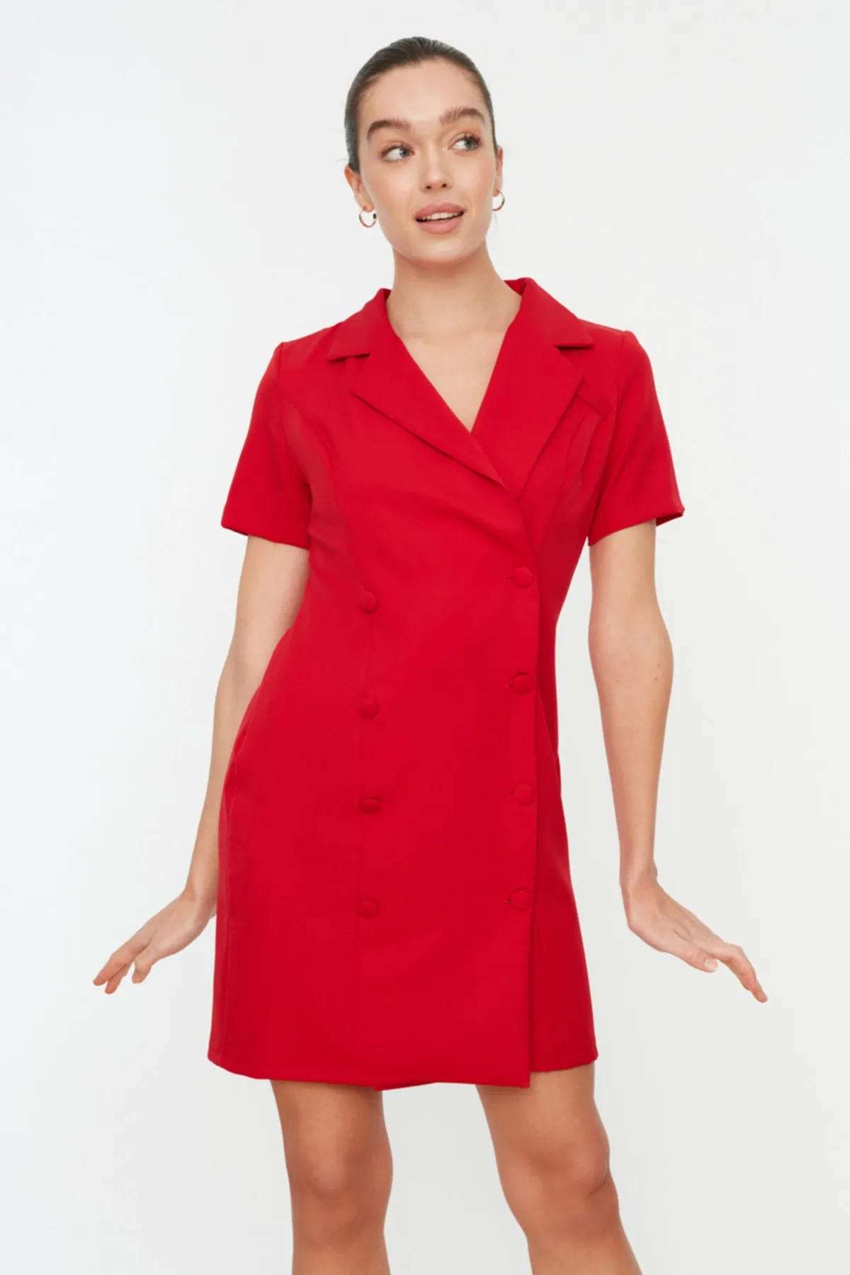 Trendyol Collection  Rote Jacke, gewebtes Minikleid mit Knöpfen und detailliertem Webmuster TWOSS21EL0323