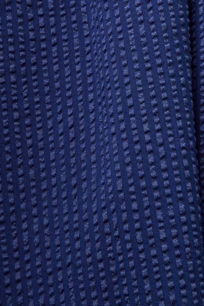 Gesmoktes Schlauchkleid in Midilänge