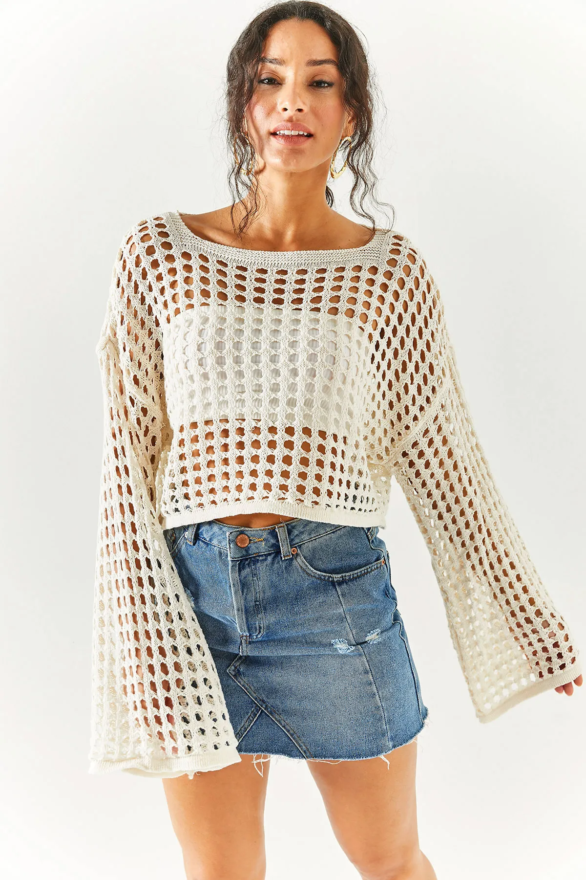 Olalook  Ecrufarbenes Damen-Sweatshirt aus Baumwollstrick mit spanischen Ärmeln und abgerundetem Saum, KZK-19000620