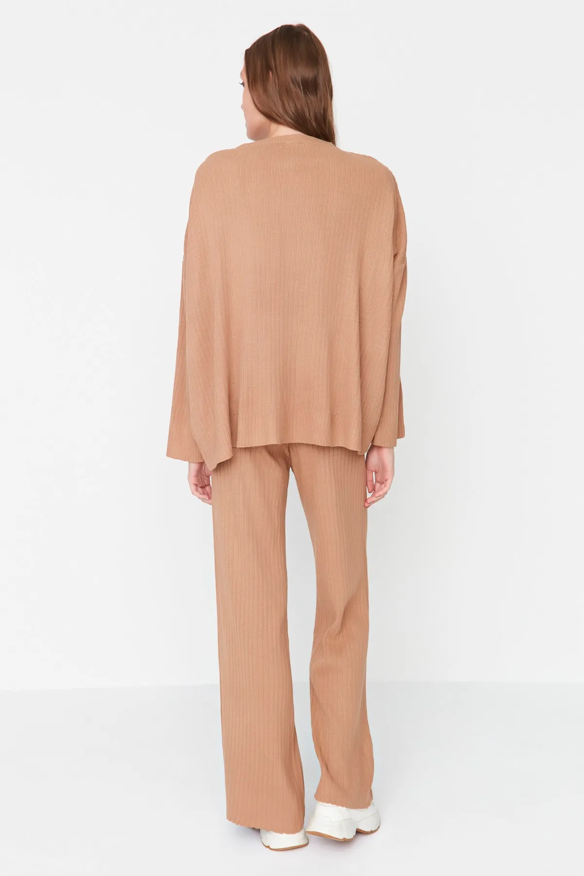 Trendyol Collection  Kamelfarbenes Strick-Top-Top-Set mit Rundhalsausschnitt TWOSS20AU0084