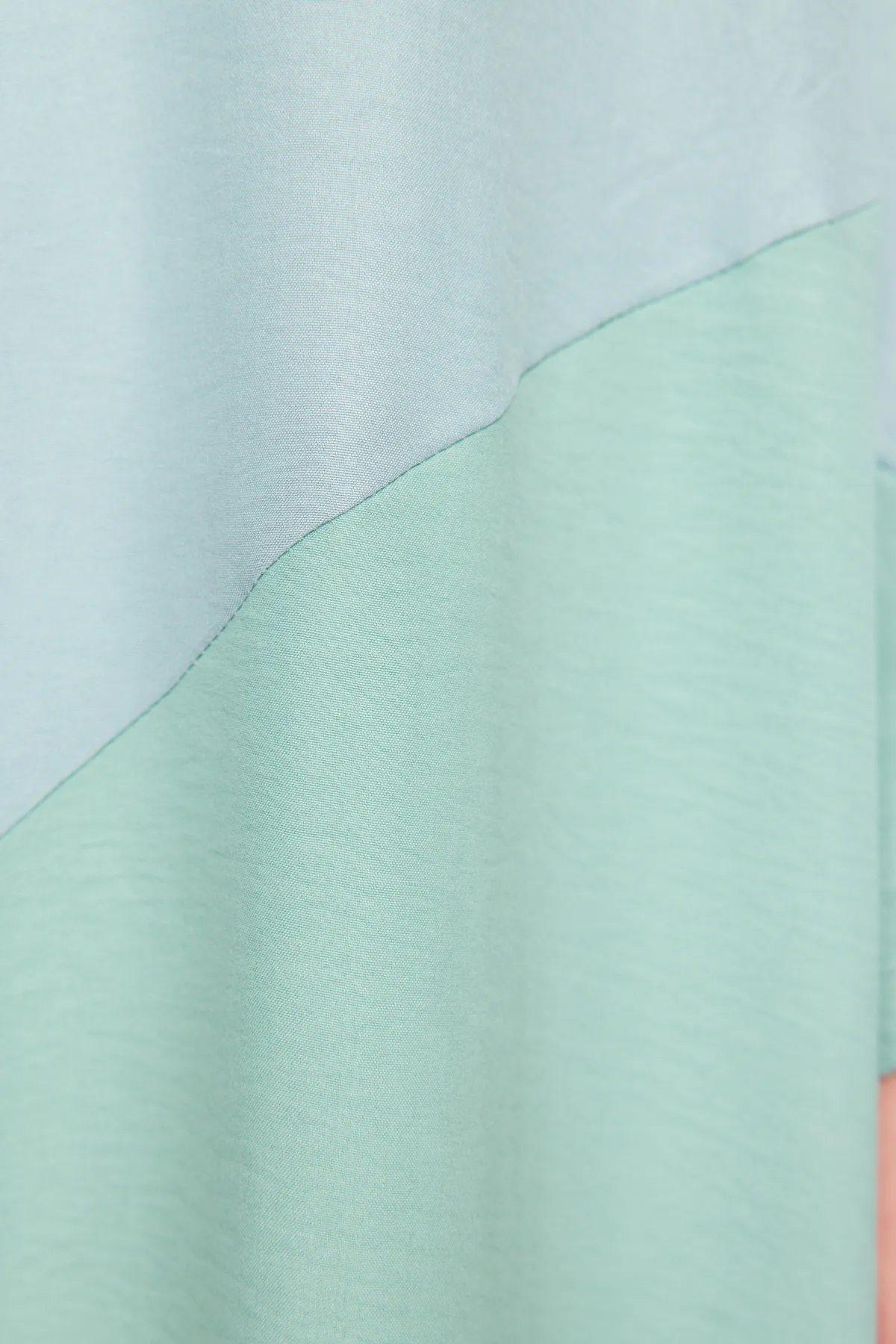 Trendyol Modest  Khakifarbene, lange gewebte Kappe mit Farbblock und Gürtel & Ferace TCTSS24KF00002