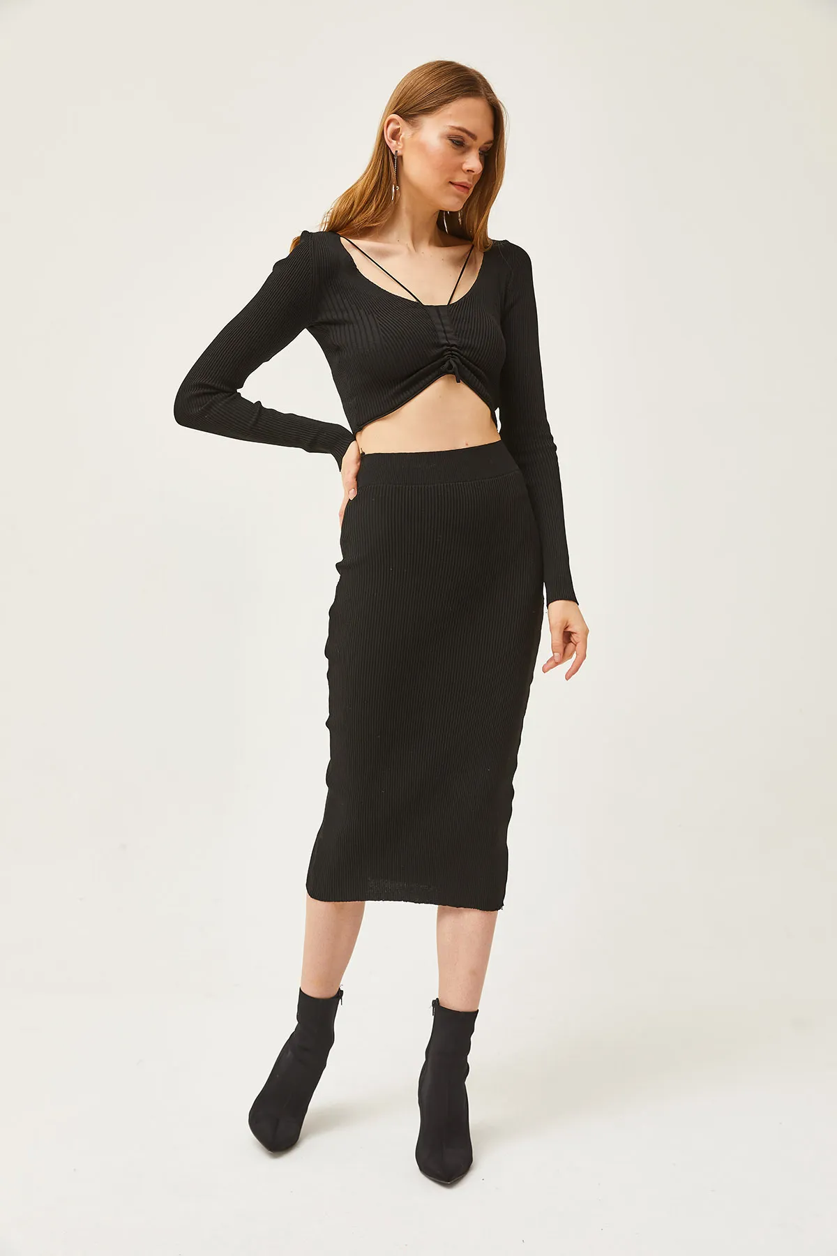 Olalook  Schwarzes Strickwaren-Set mit Bluse und Rock mit Kragen für Damen TKM-19000256