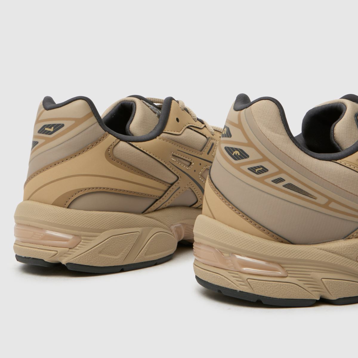 ASICS – Gel-1130 – Bruna träningsskor