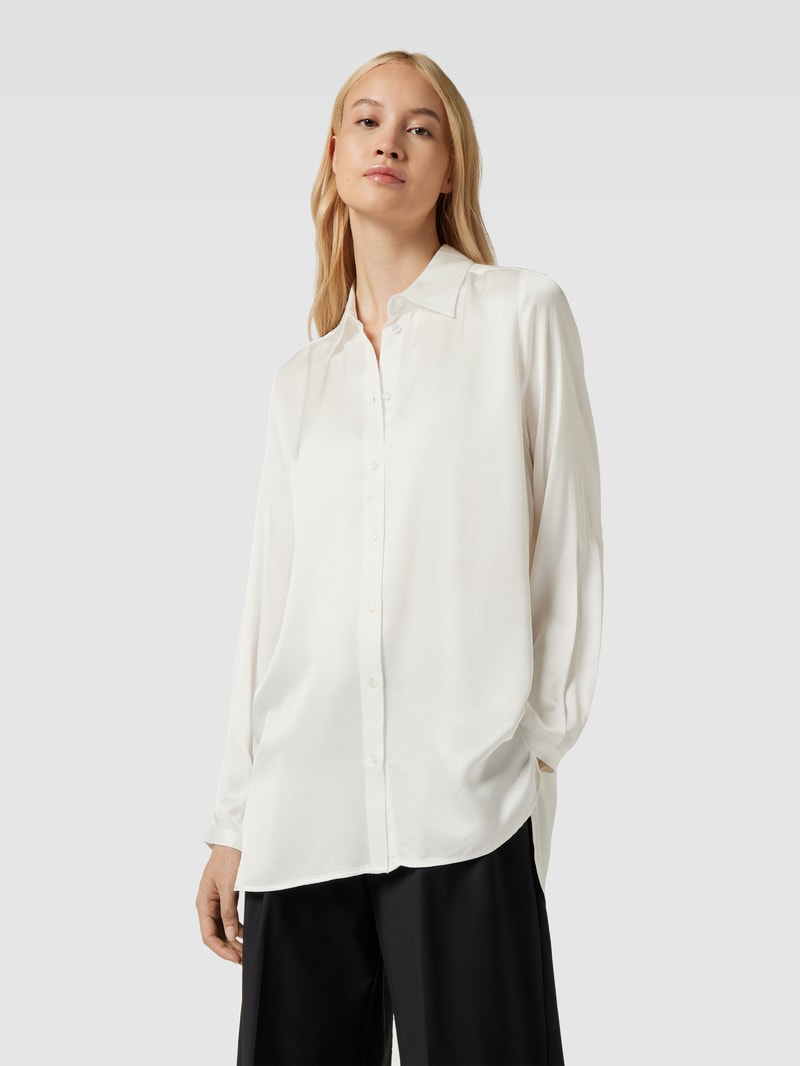 Hemdbluse mit verlängertem Rückenteil in offwhite