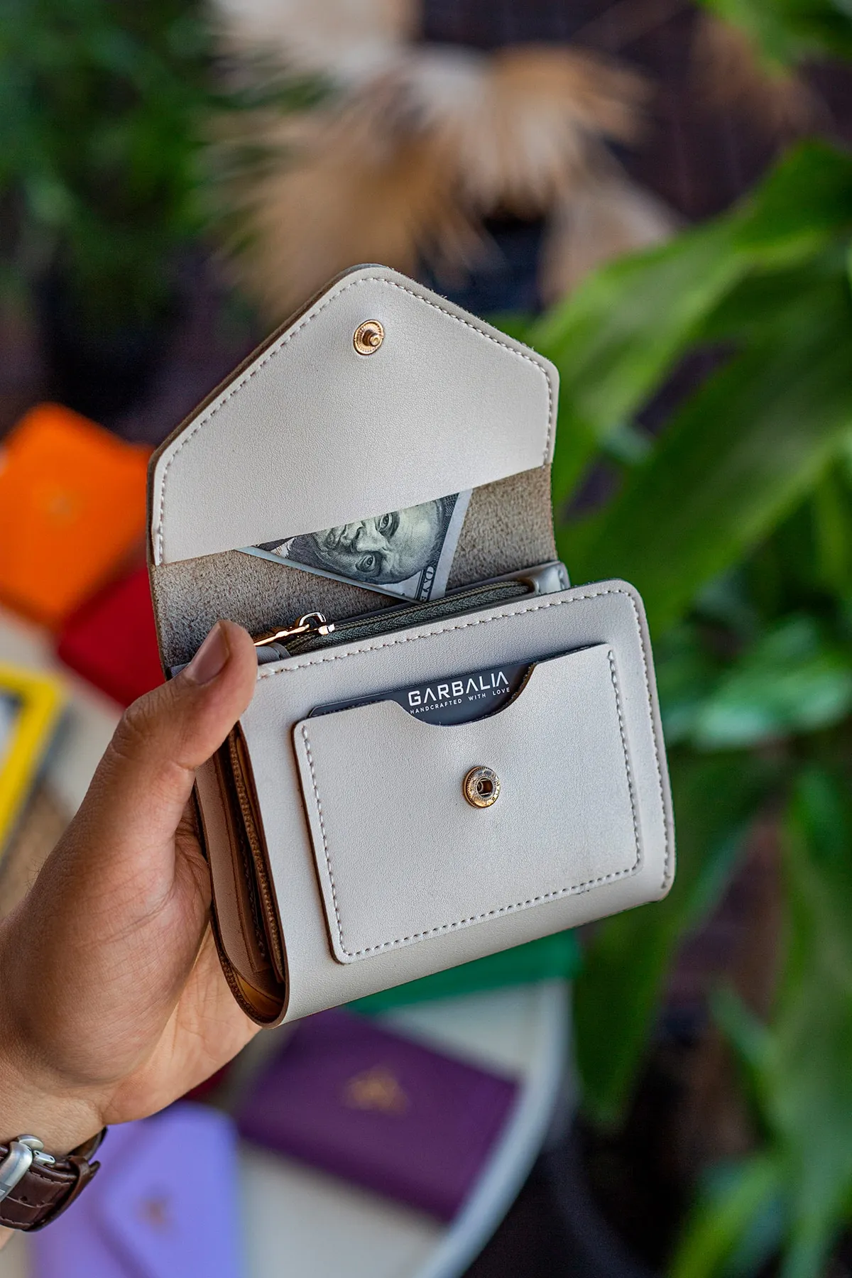 Garbalia  Columbia Mini-Geldbörse aus veganem Leder in Beige mit Münzfach und losem Kartenhalter