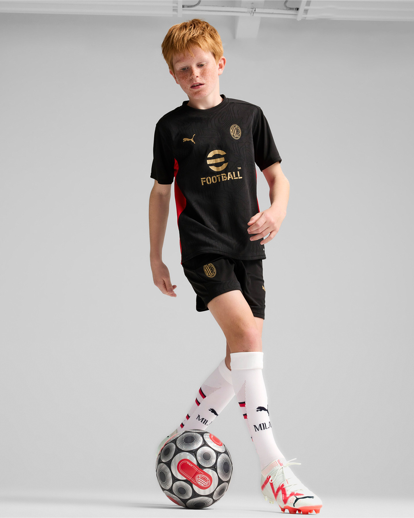 Futbalové oblečenie Puma AC Milan Training 24-25 Jr 777497-04