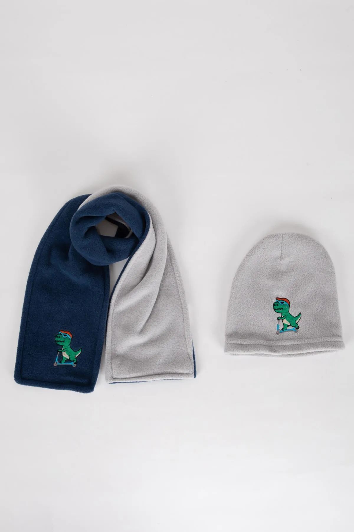 DeFacto  2-teiliges Fleece-Set mit Schal und Beanie für Babys (Jungen) B4364a523wn