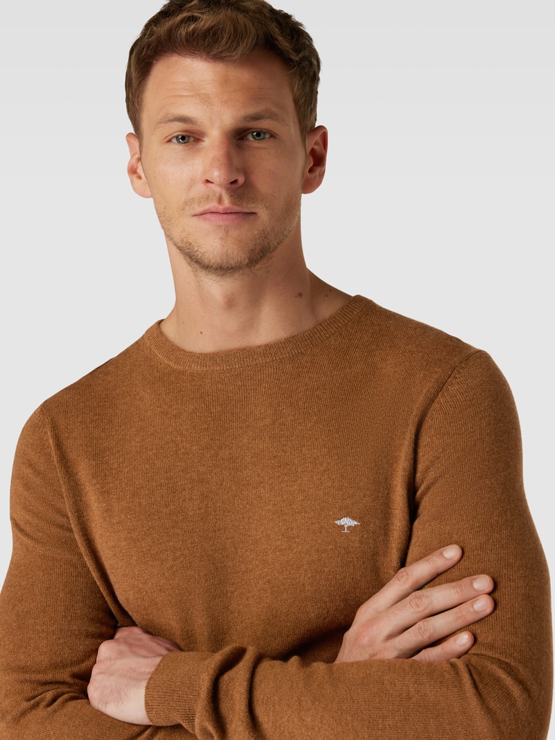 Strickpullover mit Rundhalsausschnitt in haselnuss braun meliert