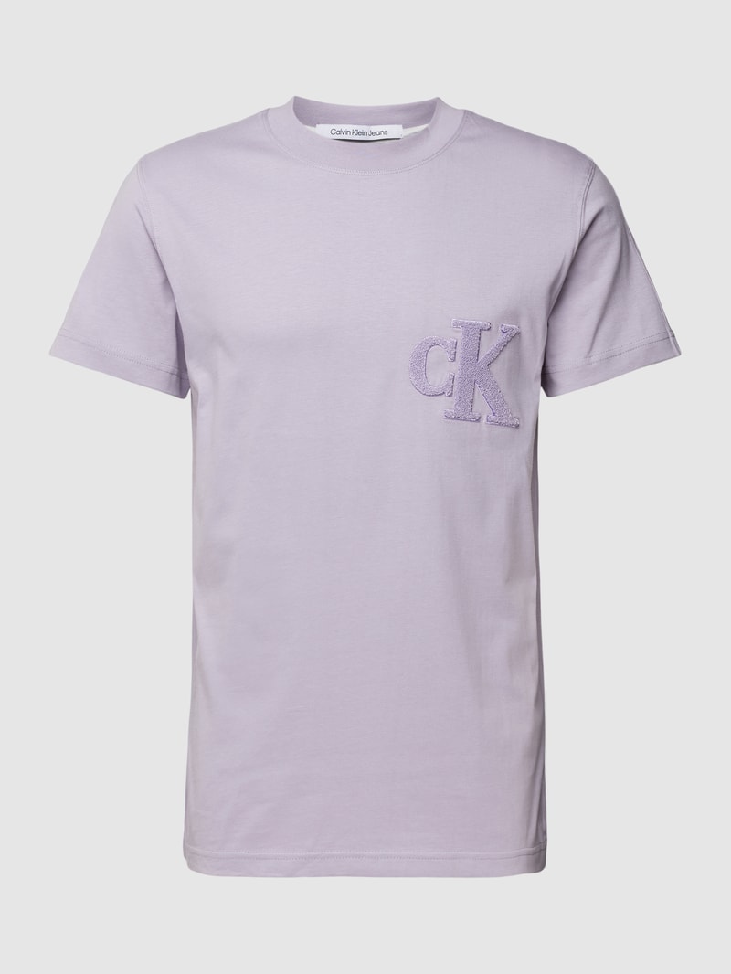 T-Shirt mit Label-Detail Modell 'CHENILLE' in lavendel