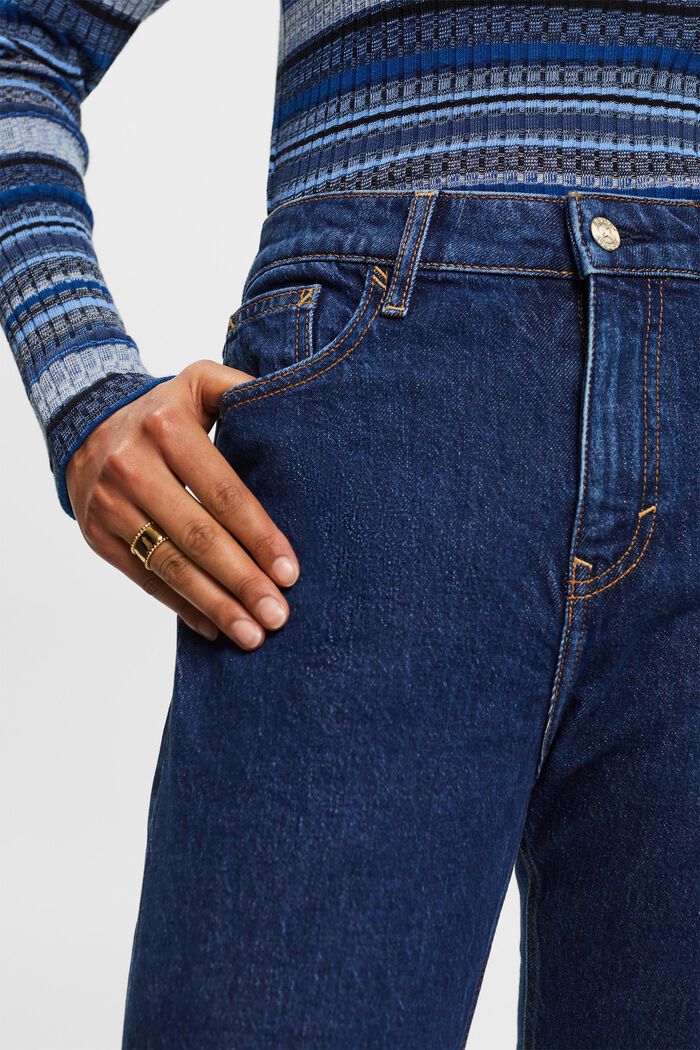 Schmal geschnittene Retro-Jeans mit hohem Bund