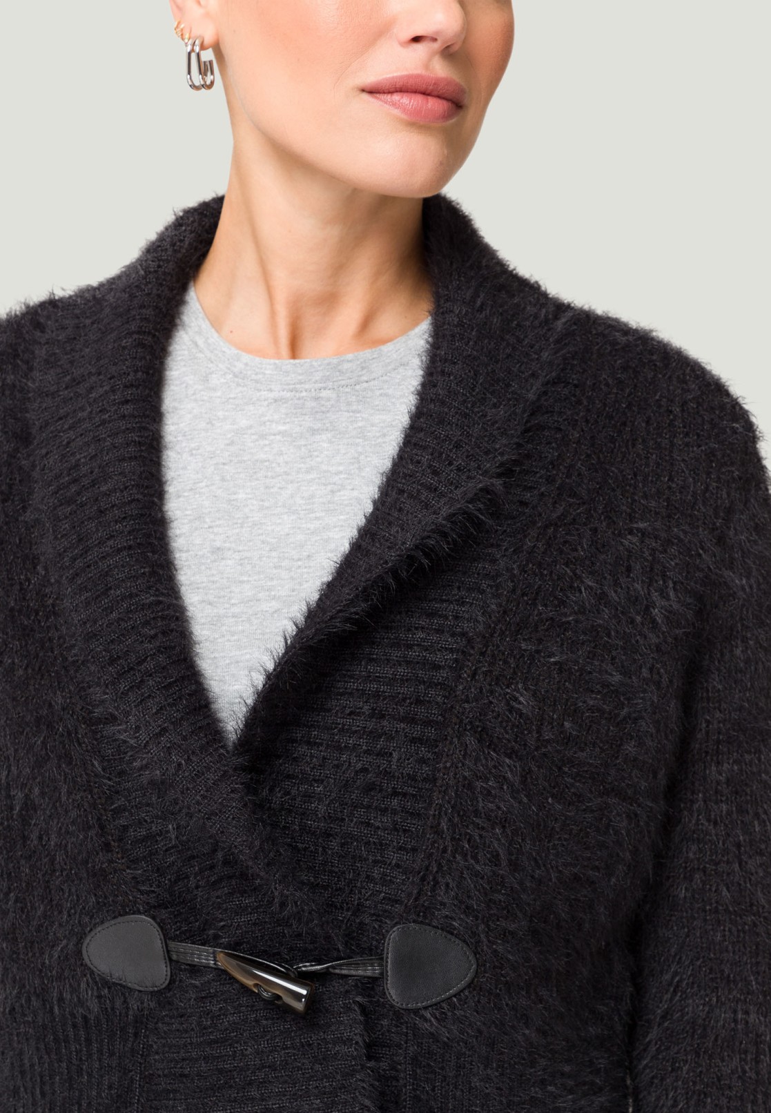 Strickjacke mit Knebelknopf