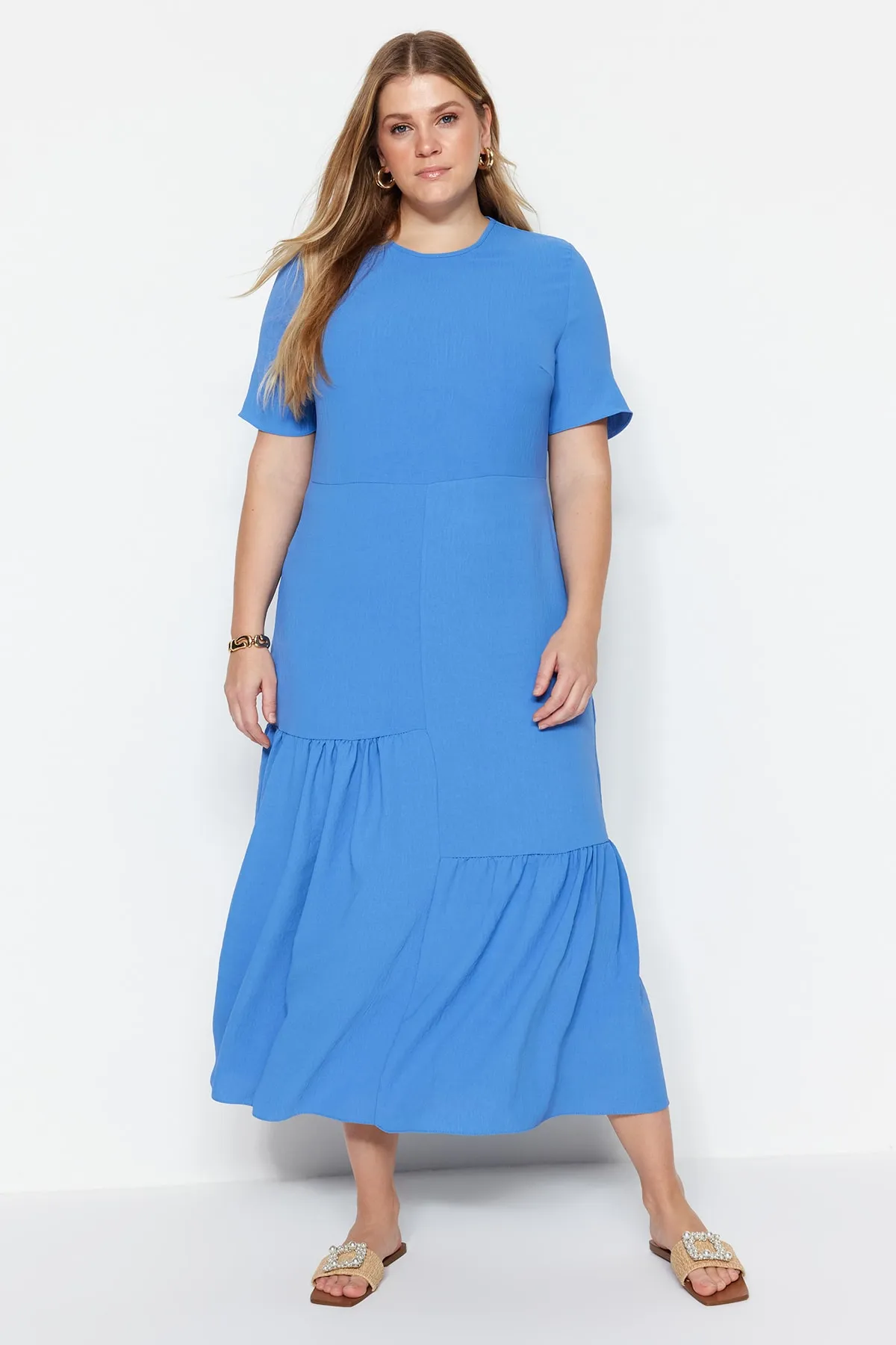 Trendyol Curve  Dunkelblaues gewebtes Volantkleid TBBSS22EL1595