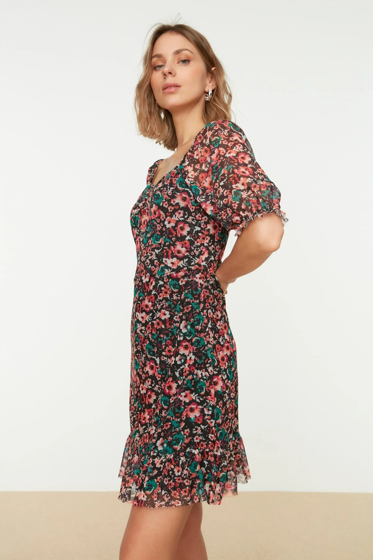 Trendyol Collection  Mehrfarbiges, rüschendetailliertes Tüll-Strickkleid