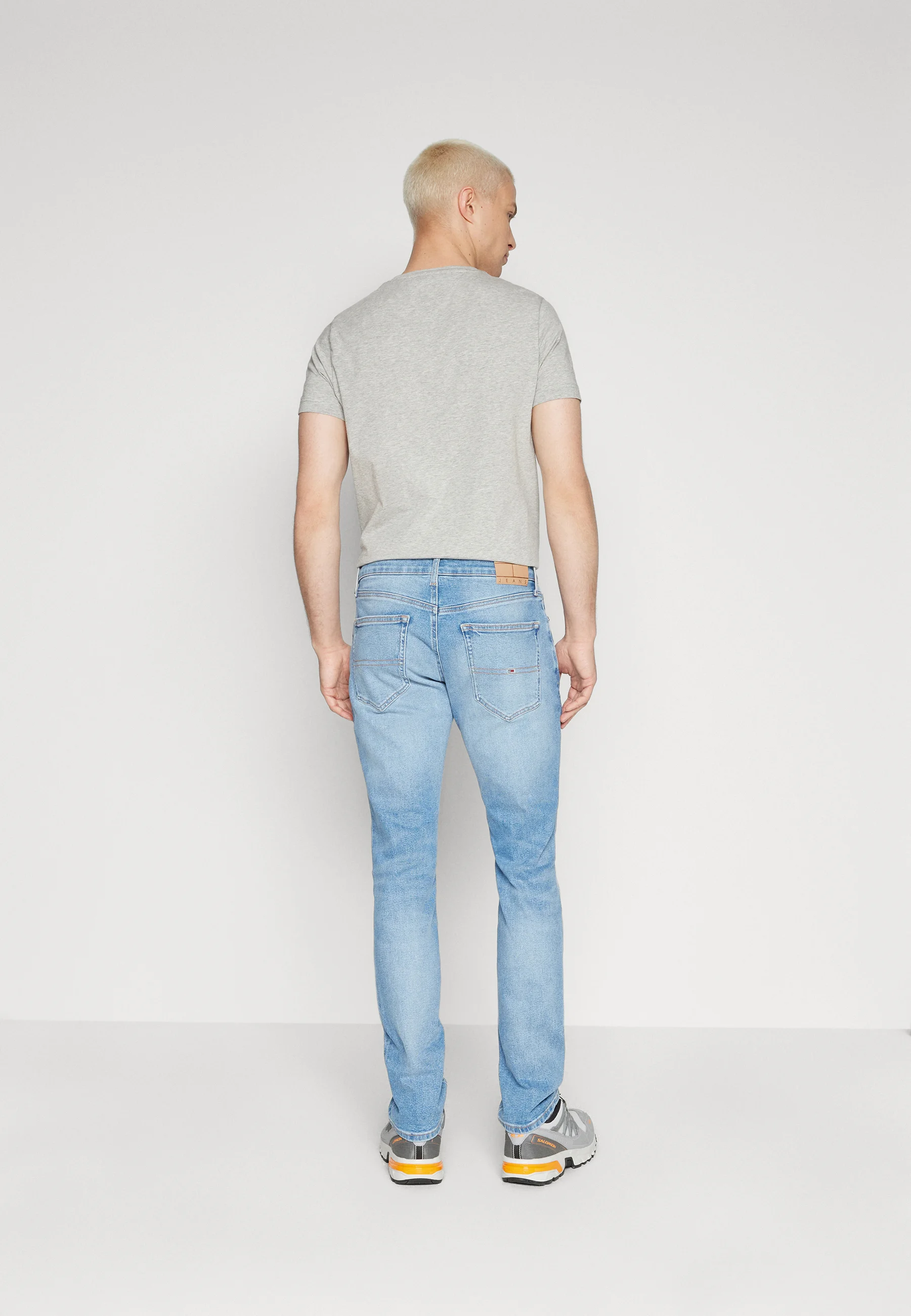 Tommy Jeans SCANTON SLIM - Vaqueros holgados