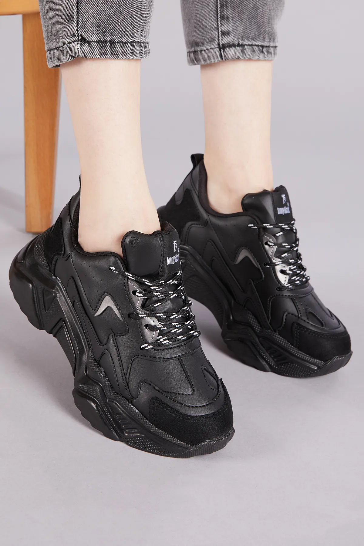 Tonny Black  Schwarze Sportschuhe für Damen Dnz