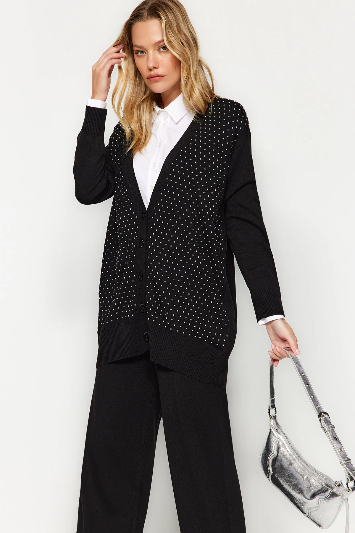Trendyol Modest  Schwarzes Set aus Strickjacke und Hose mit Schmucksteinen, Oberteil und Unterteil TCTAW24US00079