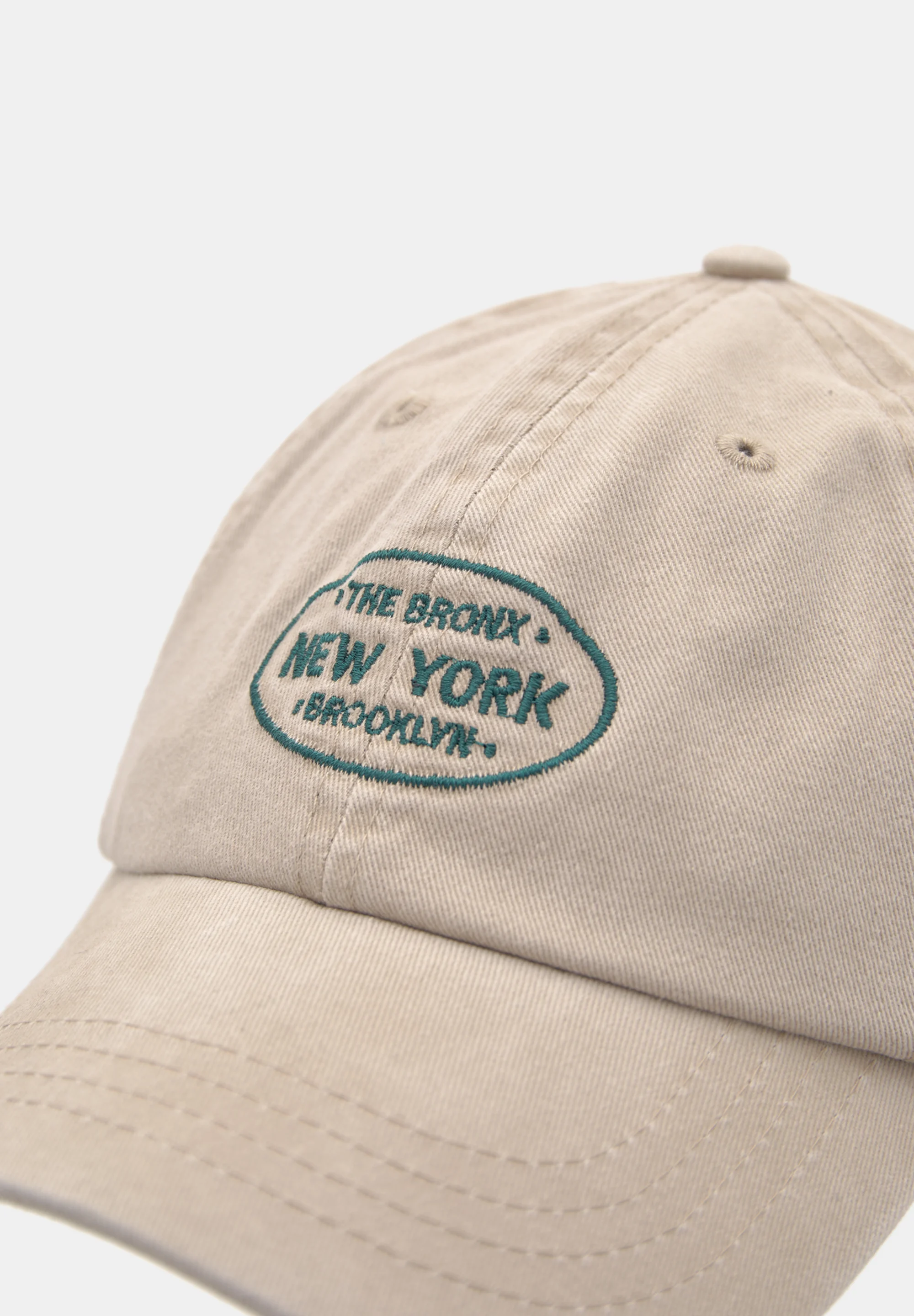 Gorra PULL&BEAR BORDADA NEW YORK LAVADA