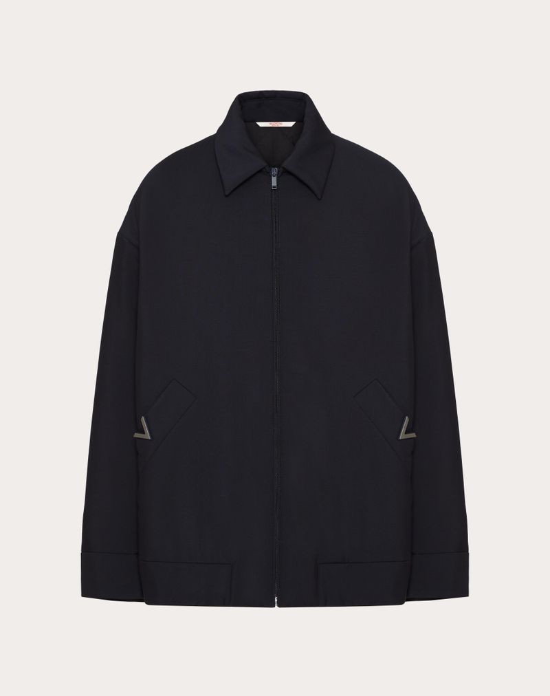 Casaco de lã mohair estilo marinheiro com detalhe em V