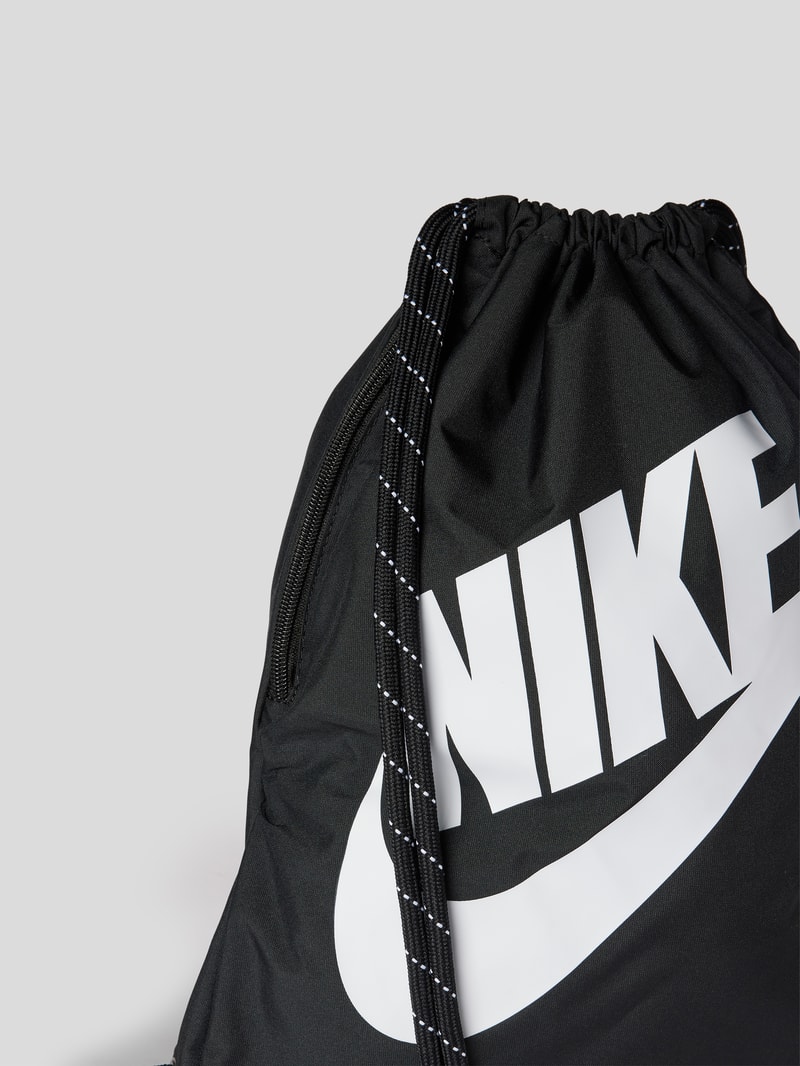 Rucksack mit Label-Print in schwarz