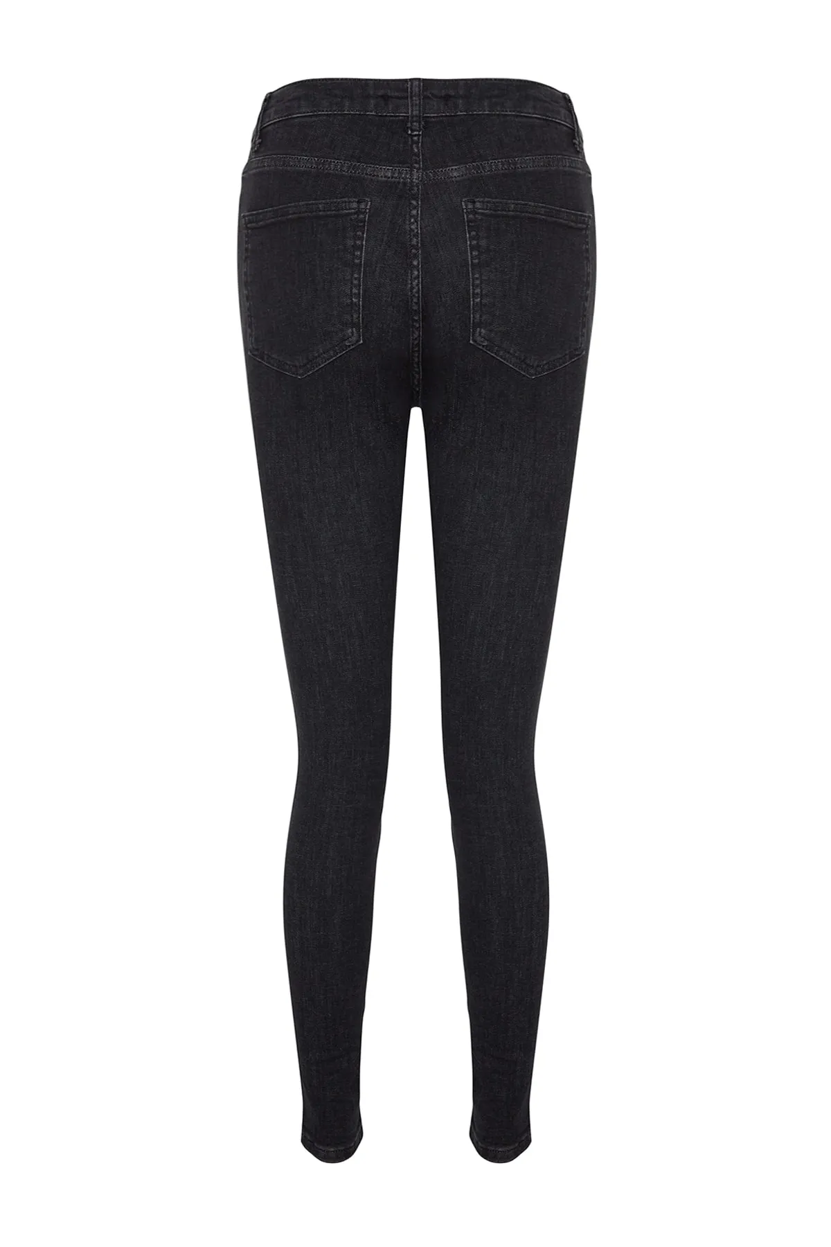 Trendyol Collection  Schwarze Röhrenjeans mit normaler Taille TWOAW24JE00067