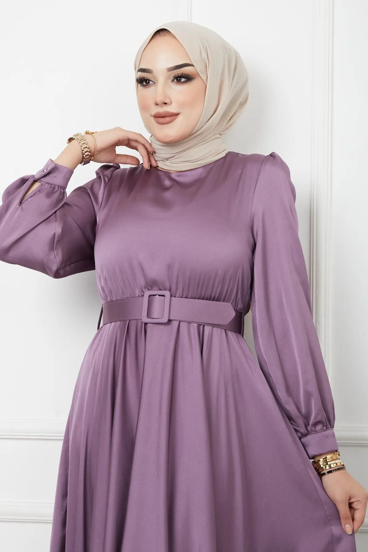 Olcay  Ausgestelltes Abendkleid mit Gürtelzubehör Flieder 1602