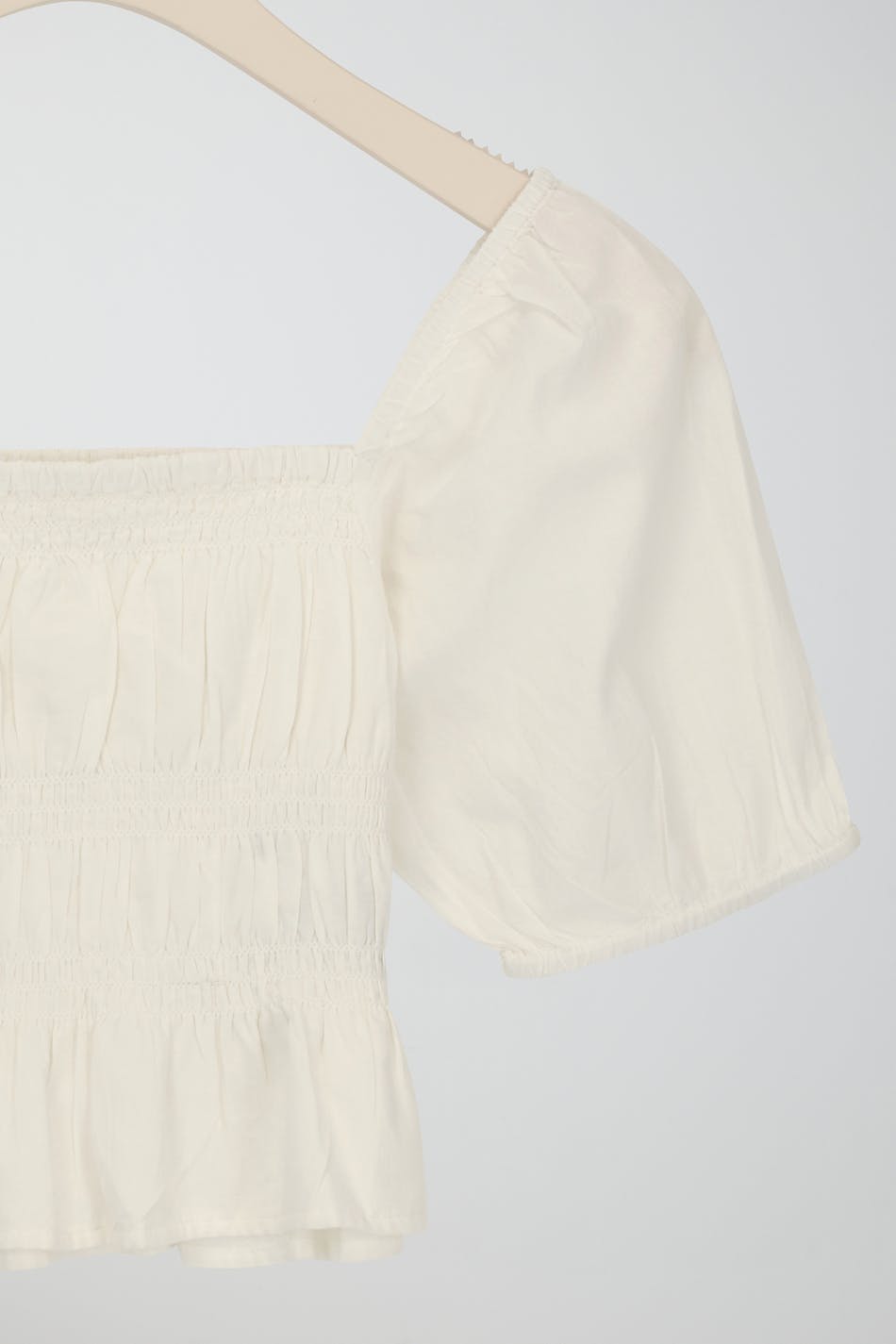 Y anglaise puff sleeve top