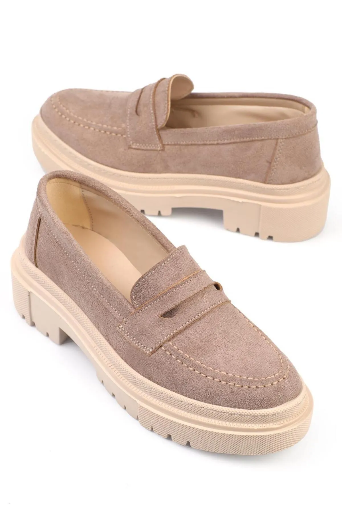 Capone Outfitters  Capone Damen-Loafer aus Wildleder mit ovaler Zehenpartie und Trac-Sohle in Nerz