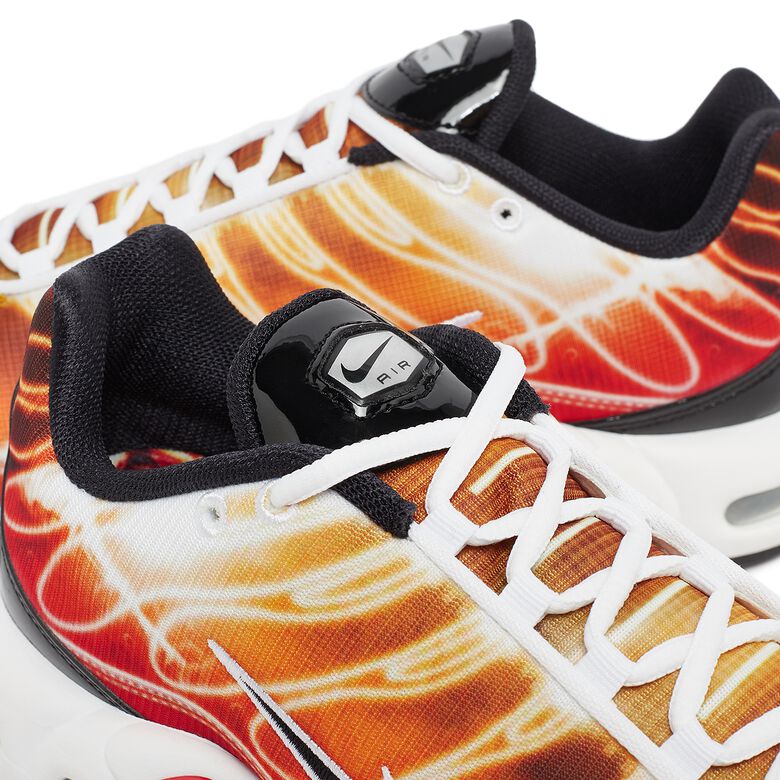 NIKE Air Max Plus 