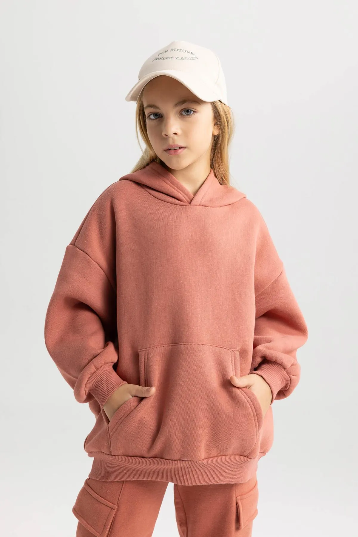 DeFacto  Dickes Kapuzen-Sweatshirt für Mädchen in Oversize-Passform mit weicher, flauschiger Innenseite