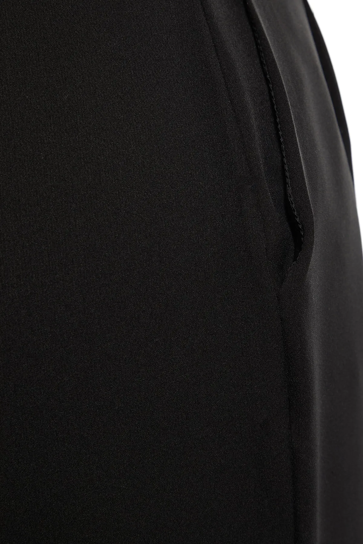 Trendyol Curve  Schwarze Webhose mit weitem Bein TBBAW23AR00007
