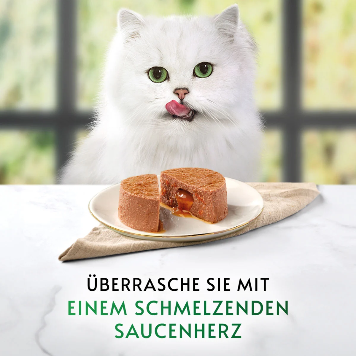 GOURMET Natures Creations Mousse mit Saucenherz Huhn bei ZooRoyal