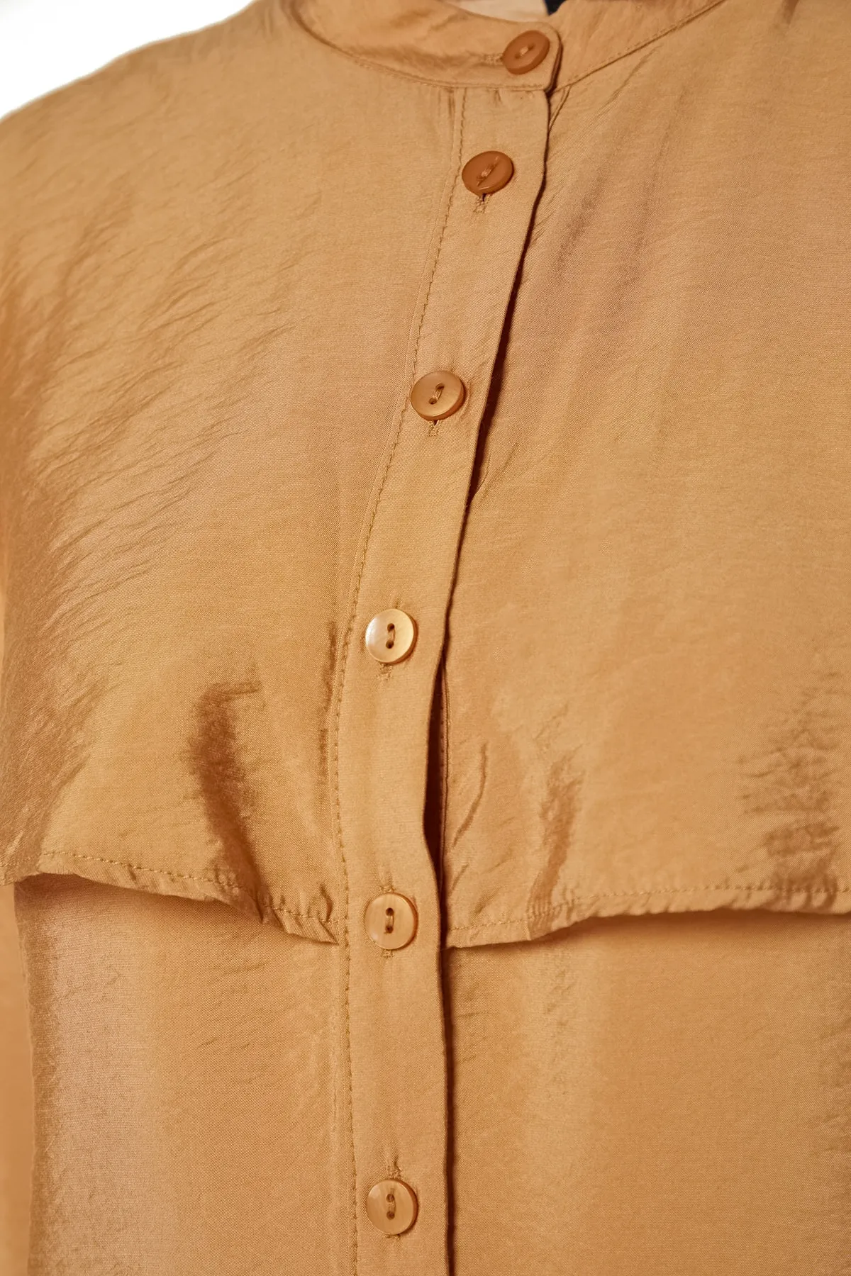 Trendyol Modest  Kamelfarbenes, gewebtes Hemd-Hosen-Set mit Schwungrad-Details TCTSS23US00091