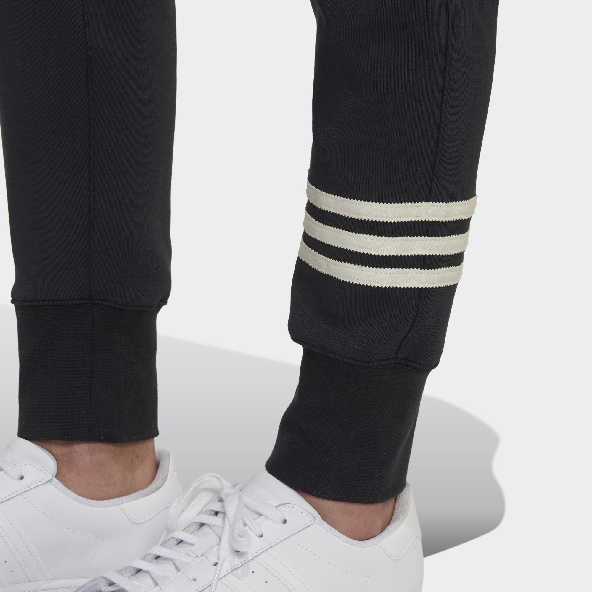 adidas Originals Jogginghose ADICOLOR NEUCLASSICS JOGGINGHOSE