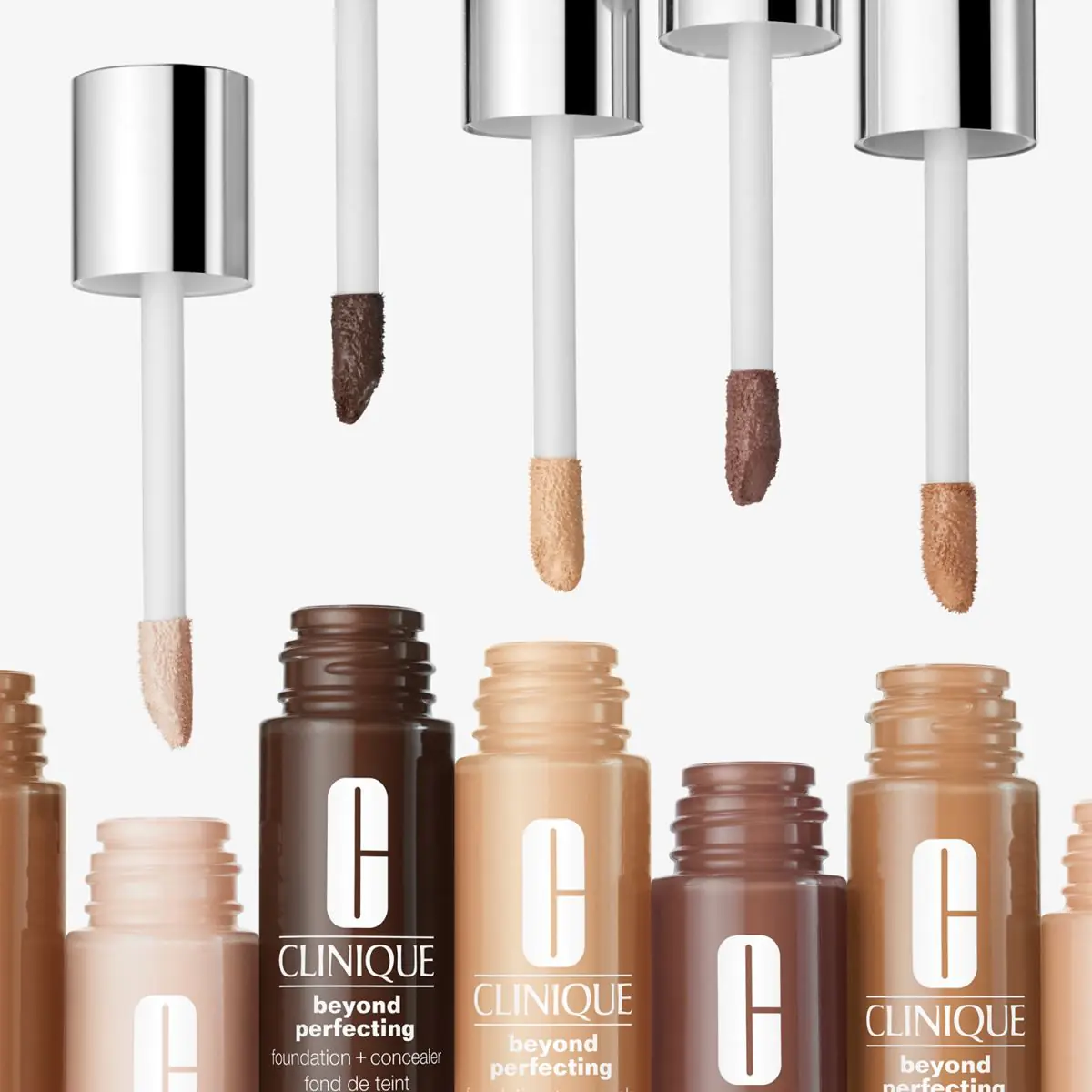 „Clinique Beyond Perfecting“ makiažo pagrindas-maskuotojas, 15 smėlio spalvos