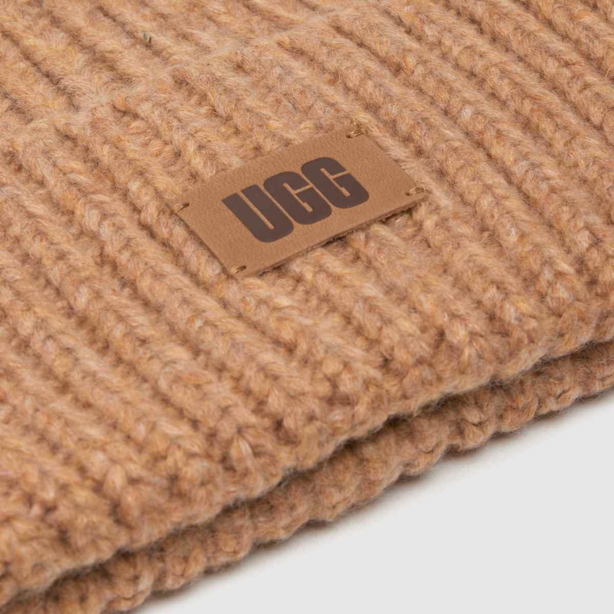 UGG brun, grov, ribbad mössa för barn