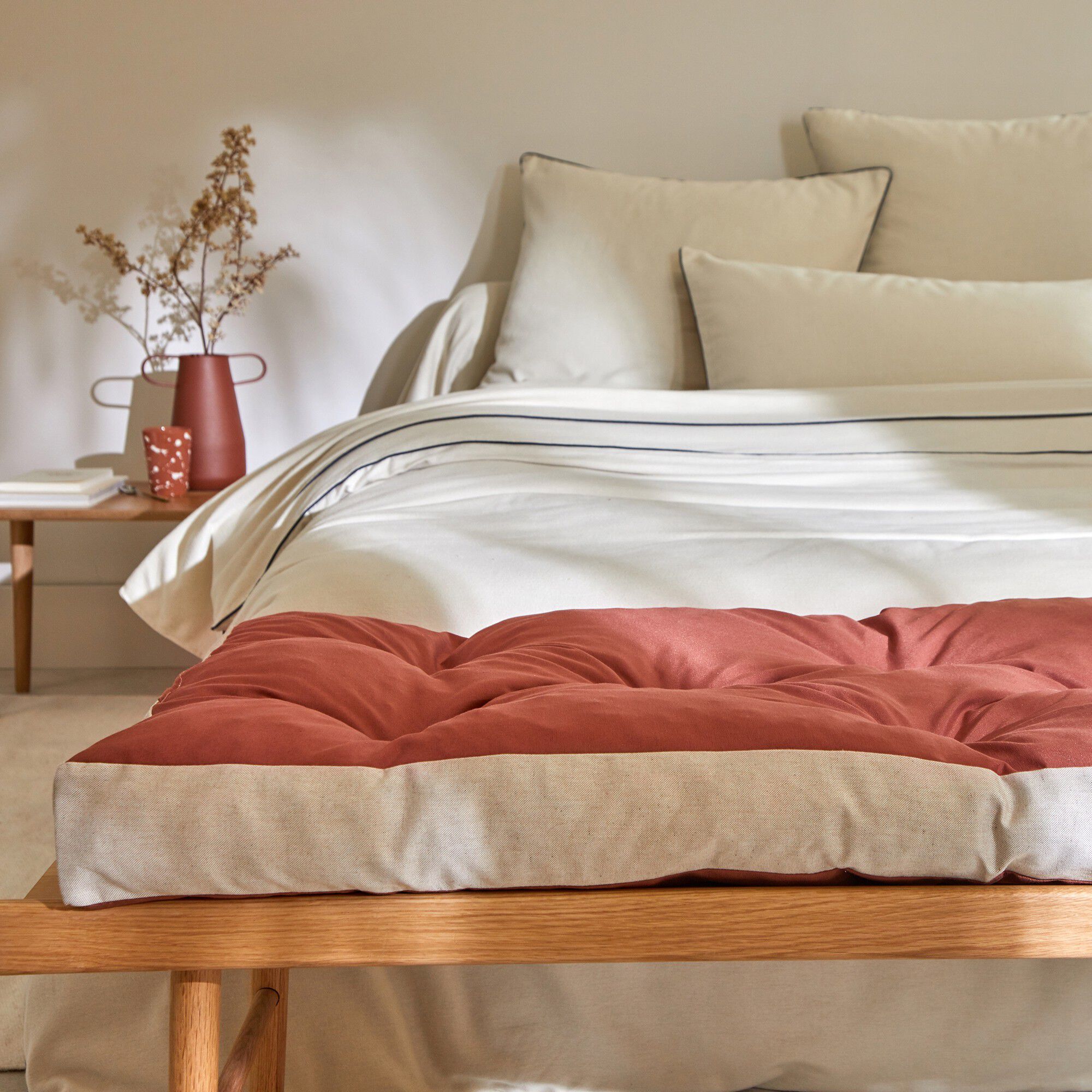Long coussin de sol, collection 