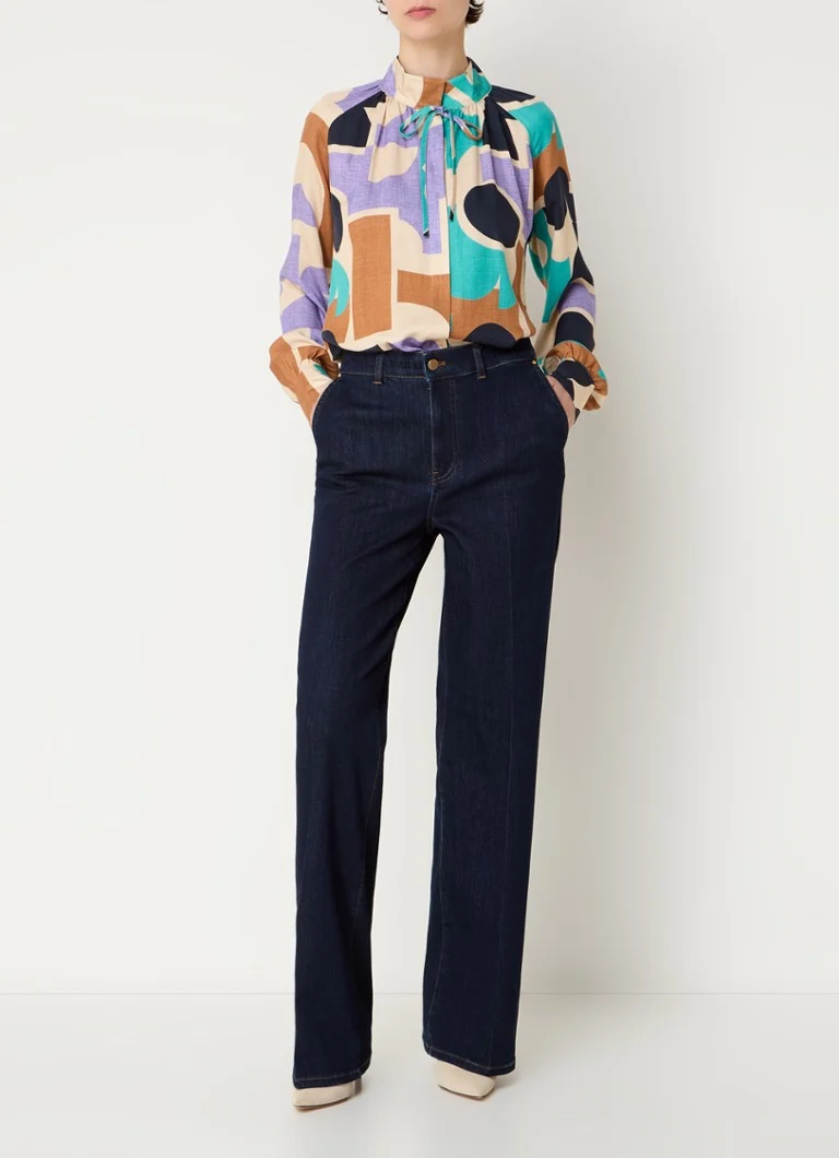 Expresso Blouse with graphic print and bow detail