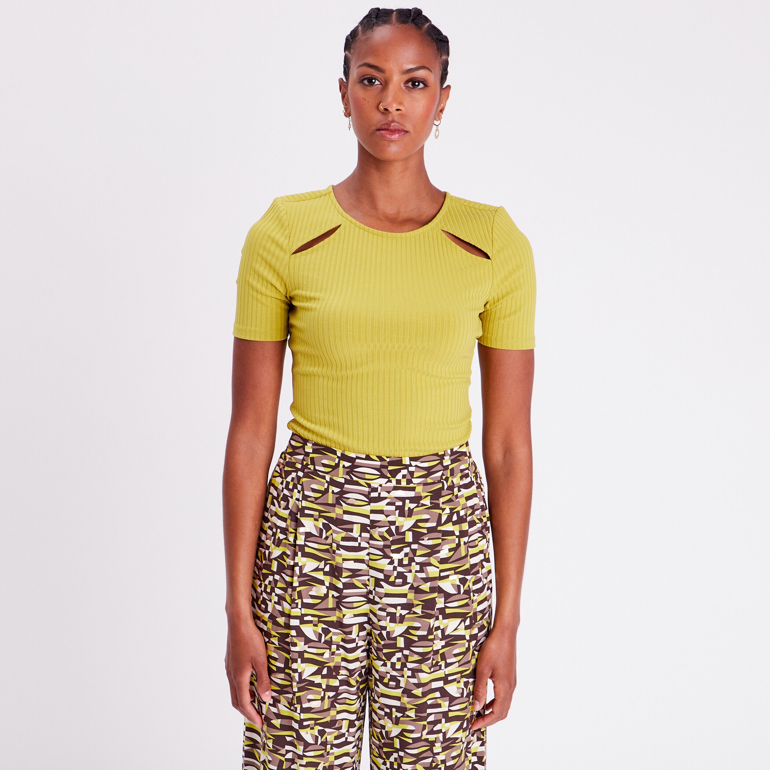 T-shirt avec ouvertures vert olive femme | Cache Cache