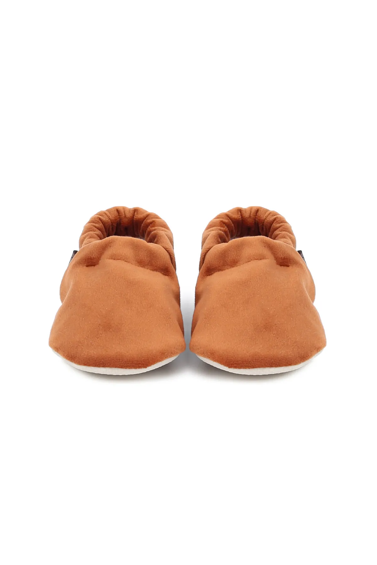 Caluu Baby  Babyschuhe aus karamellfarbenem Samt
