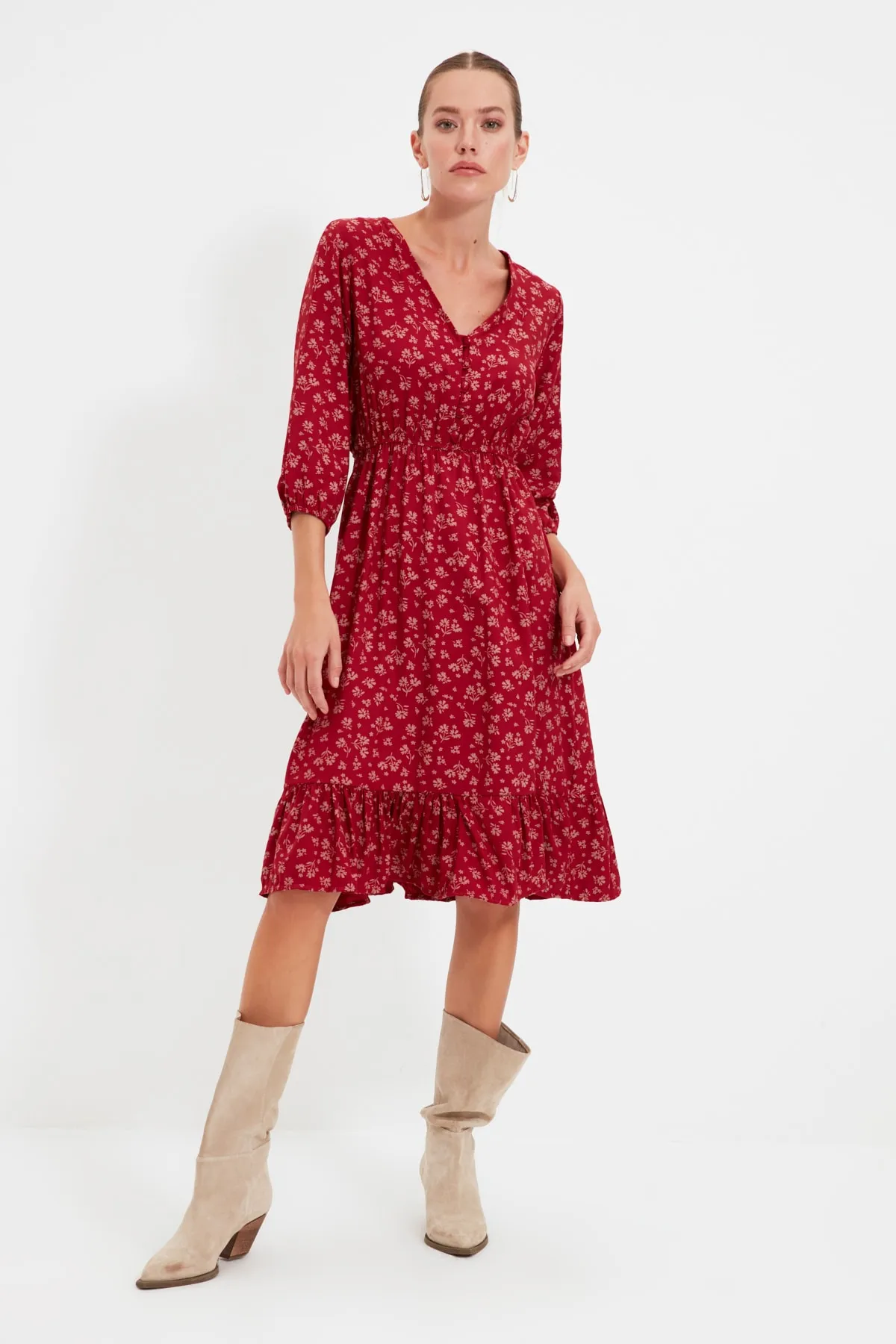 Trendyol Collection  Burgunderfarbenes, geblümtes, gewebtes Kleid mit Knöpfen TWOSS20EL0577