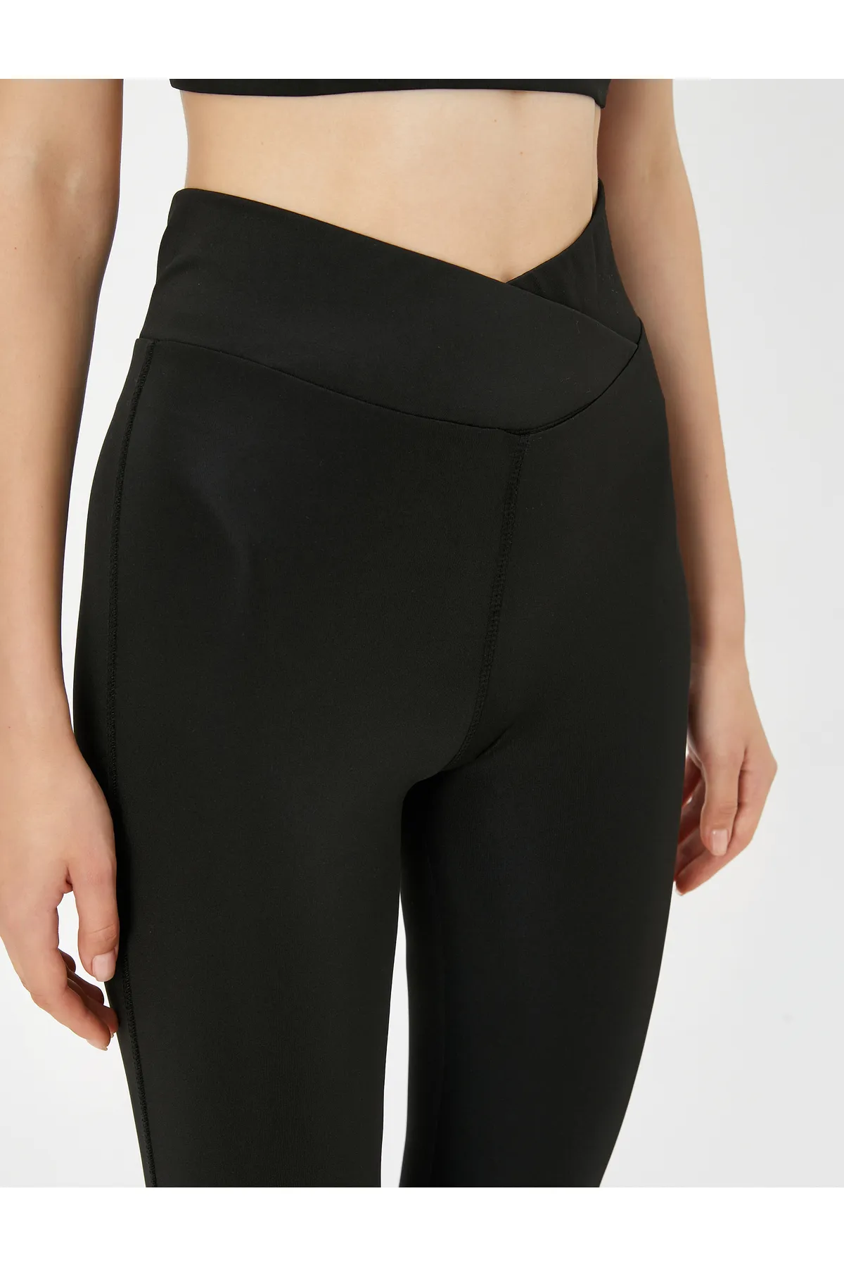 Koton  Sport-Jogginghose mit ausgestelltem Bein, hoher Taille und asymmetrischem Schnitt