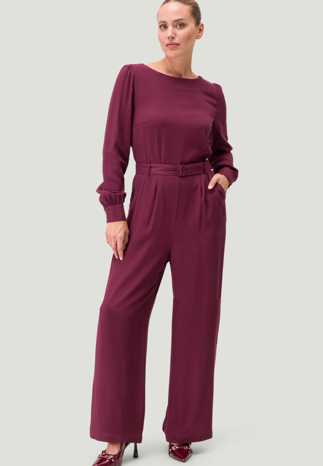 Jumpsuit mit Stoffgürtel