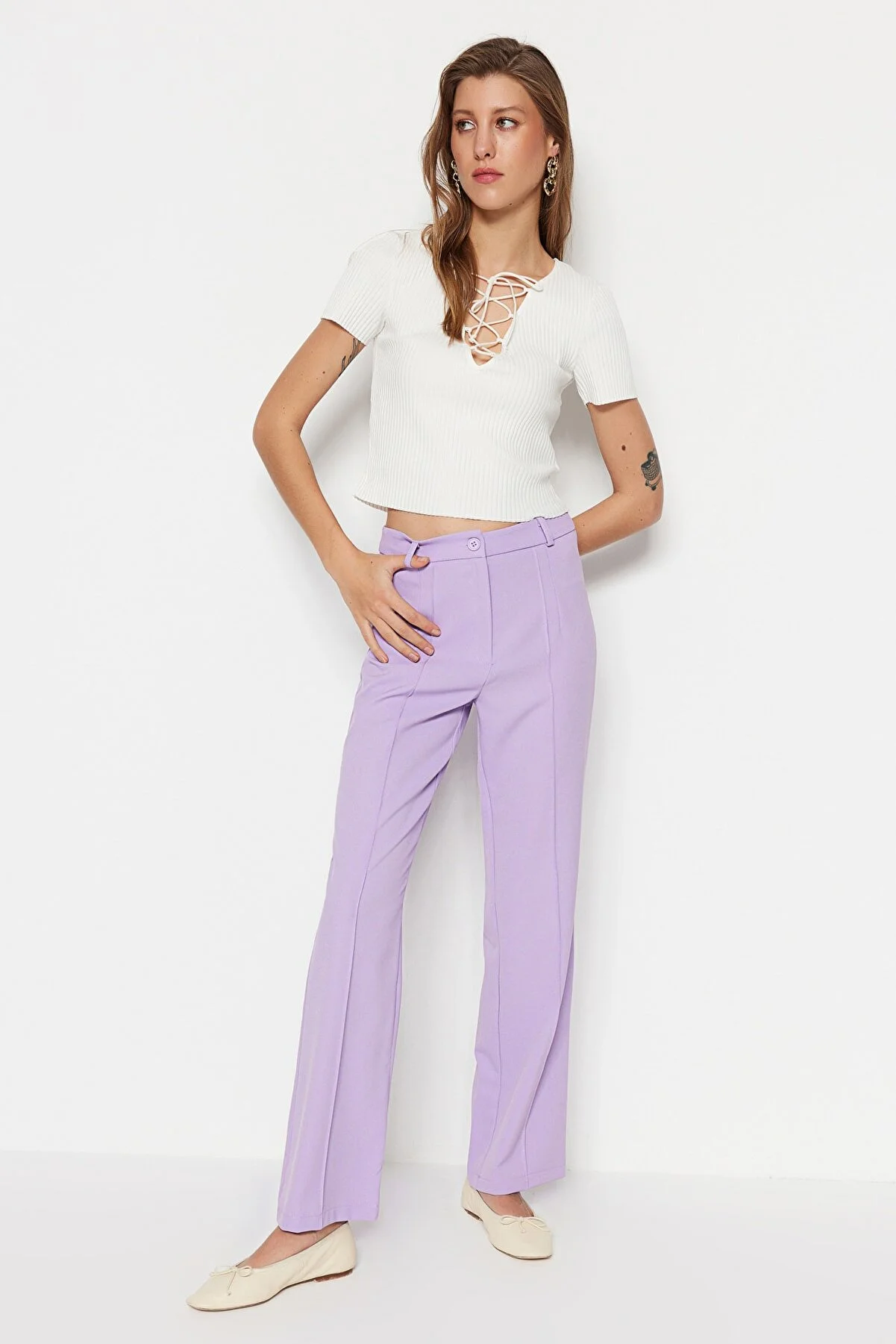 Trendyol Collection  Lilafarbene, gerade, gerippte, genähte Webhose mit hoher Taille TWOSS21PL0093
