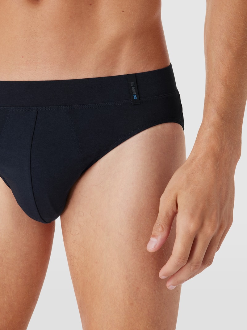 Slip mit Steppnähten in schwarz