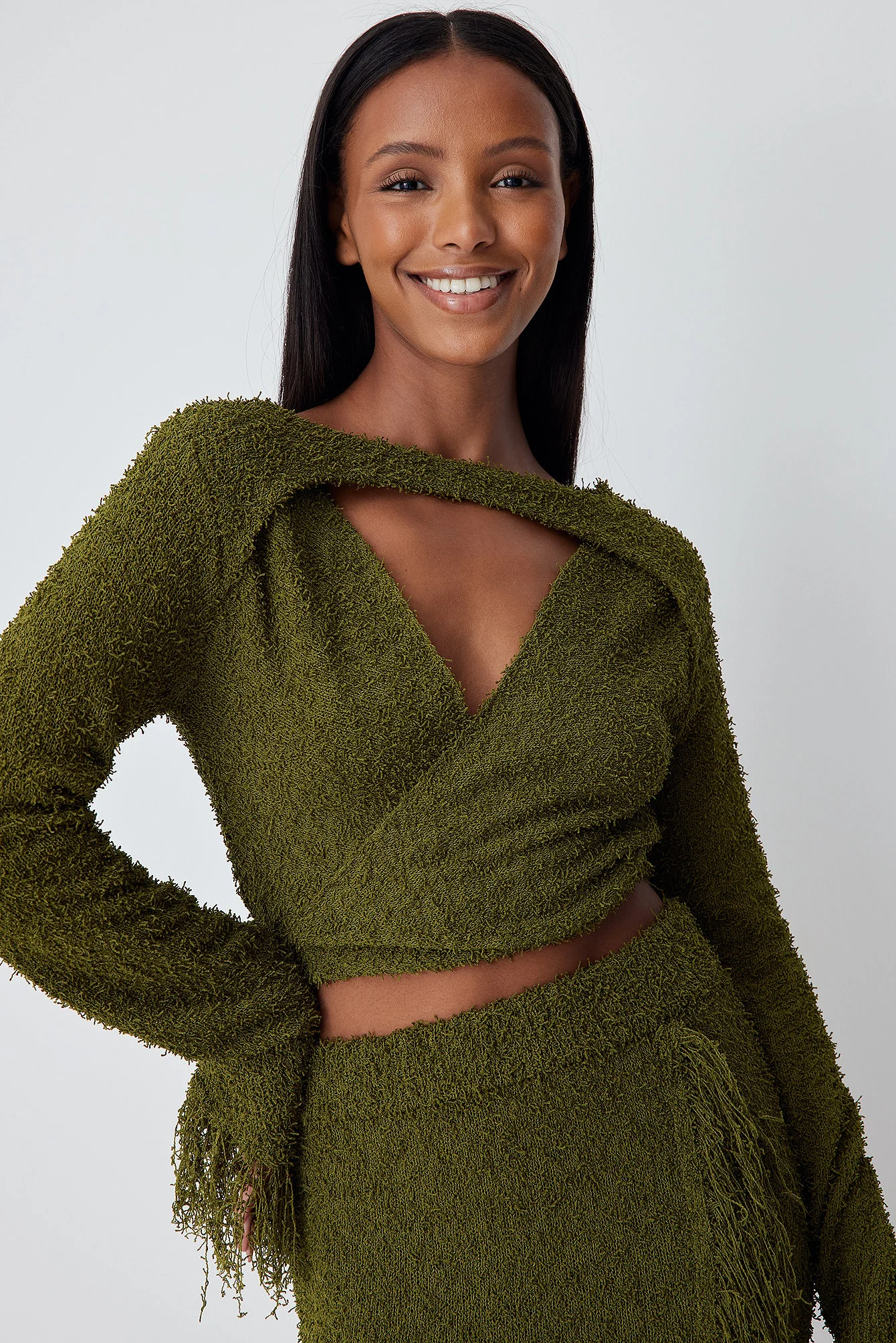 Gestrickter überlappender Pullover mit Fransendetails