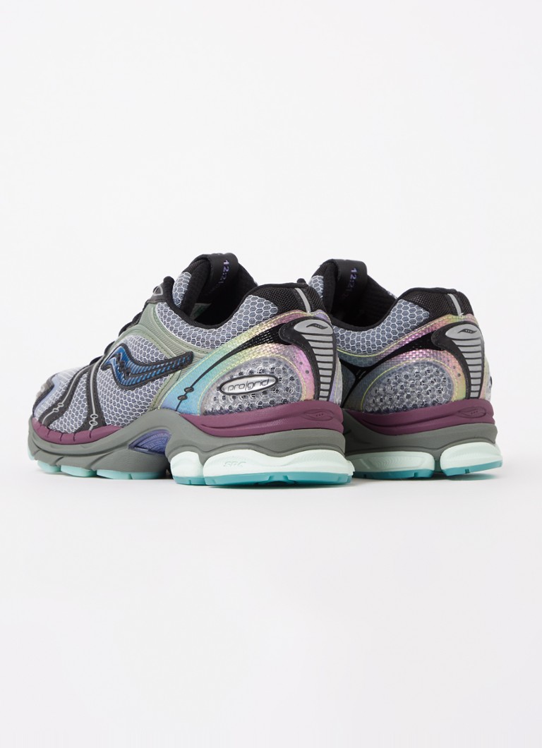 Saucony ProGrid Triumph 4 Winter Solstice sneaker with mesh details